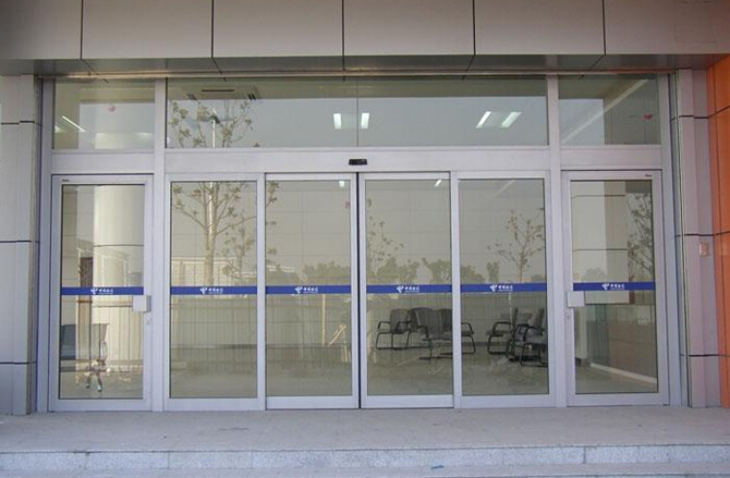 24V αυτόματη μηχανή συρόμενων πορτών με τη σιωπηλή εργασία/την τετραγωνική αβούρτσιστη ΣΥΝΕΧΗ μηχανή